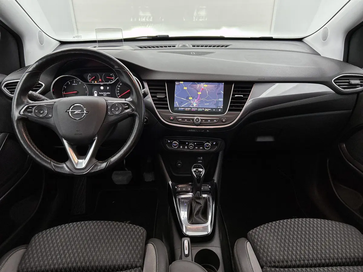 1.2 110pk Innovation Automaat | Trekhaak | Winter-Pakket | Glazendak | Camera | 17"LMV | LED | Dodehoekdetectie | Apple Carplay/Android Auto |