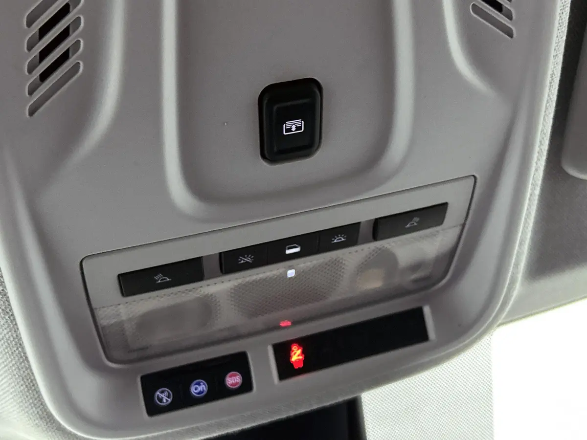 1.2 110pk Innovation Automaat | Trekhaak | Winter-Pakket | Glazendak | Camera | 17"LMV | LED | Dodehoekdetectie | Apple Carplay/Android Auto |