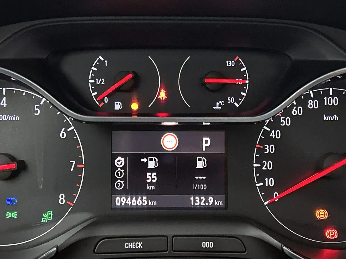 1.2 110pk Innovation Automaat | Trekhaak | Winter-Pakket | Glazendak | Camera | 17"LMV | LED | Dodehoekdetectie | Apple Carplay/Android Auto |
