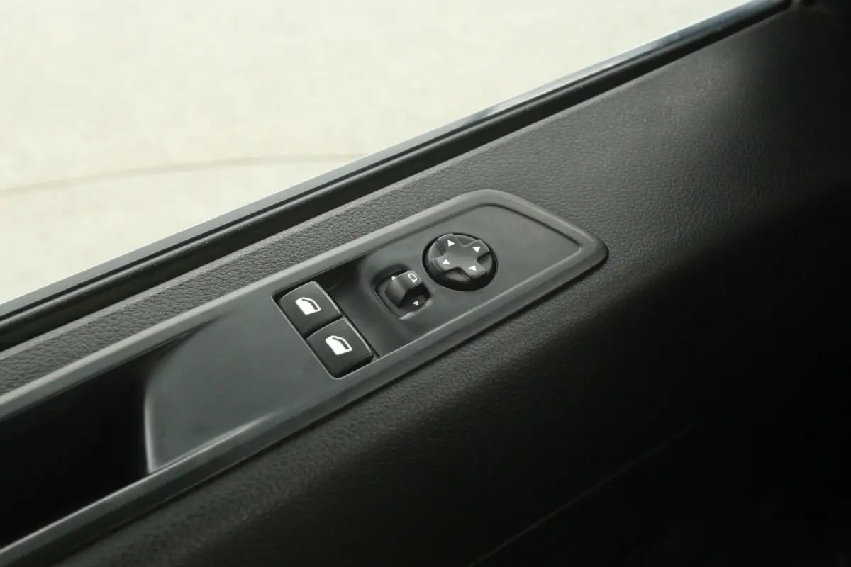 Worker L2H1 50 kWh | Snelladen | SOH 99% | Airco | Cruise | Carplay | 3 Zits | Parkeersens.