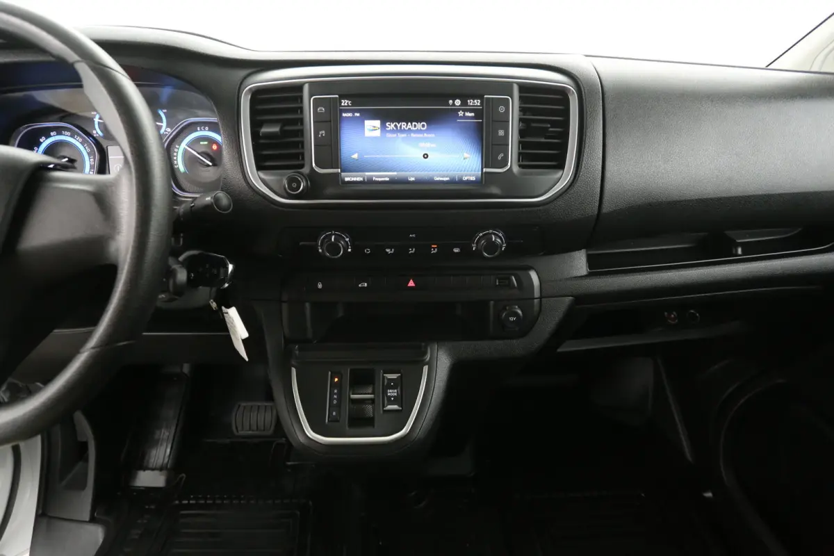 Worker L2H1 50 kWh | Snelladen | SOH 99% | Airco | Cruise | Carplay | 3 Zits | Parkeersens.