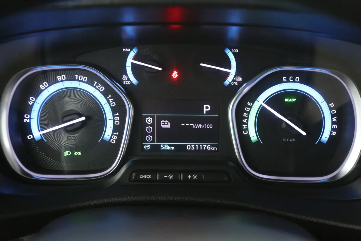 Worker L2H1 50 kWh | Snelladen | SOH 99% | Airco | Cruise | Carplay | 3 Zits | Parkeersens.
