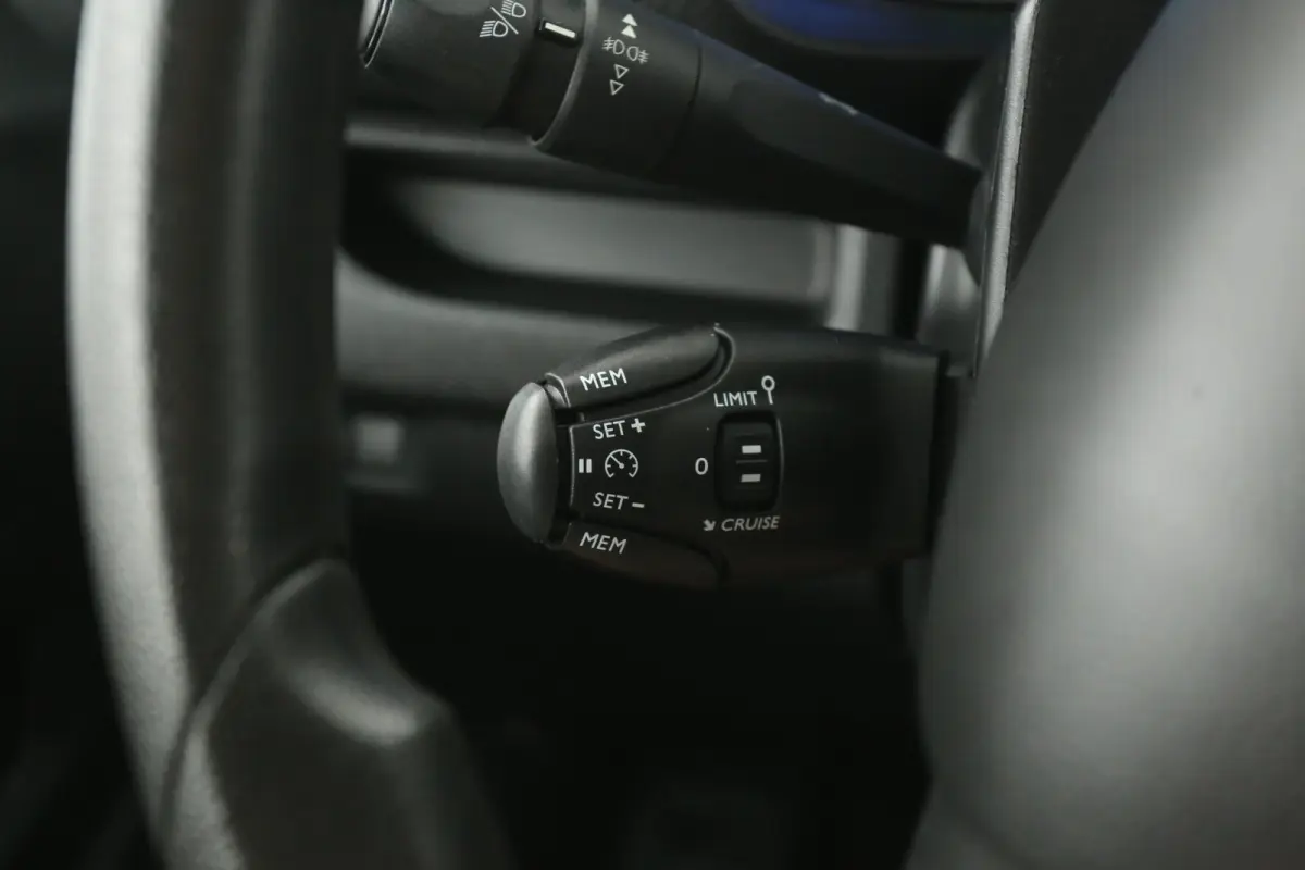 Worker L2H1 50 kWh | Snelladen | SOH 99% | Airco | Cruise | Carplay | 3 Zits | Parkeersens.