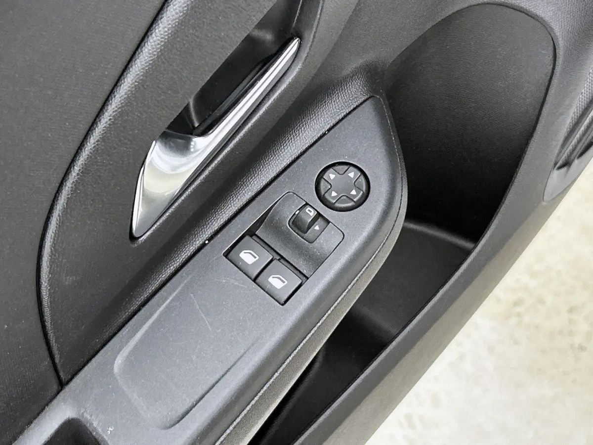 136pk 50 kWh Automaat | 1ste Eigenaar | ACCU 98% | Apple Carplay/Android Auto | Climate Control | Parkeersensoren | 16"LNV | LED |