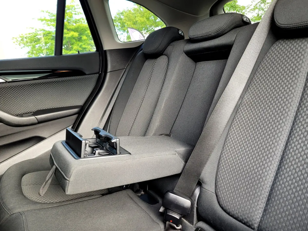 SDrive18i Panorama, Camera, All-season (Pirelli), M-grille, 18"