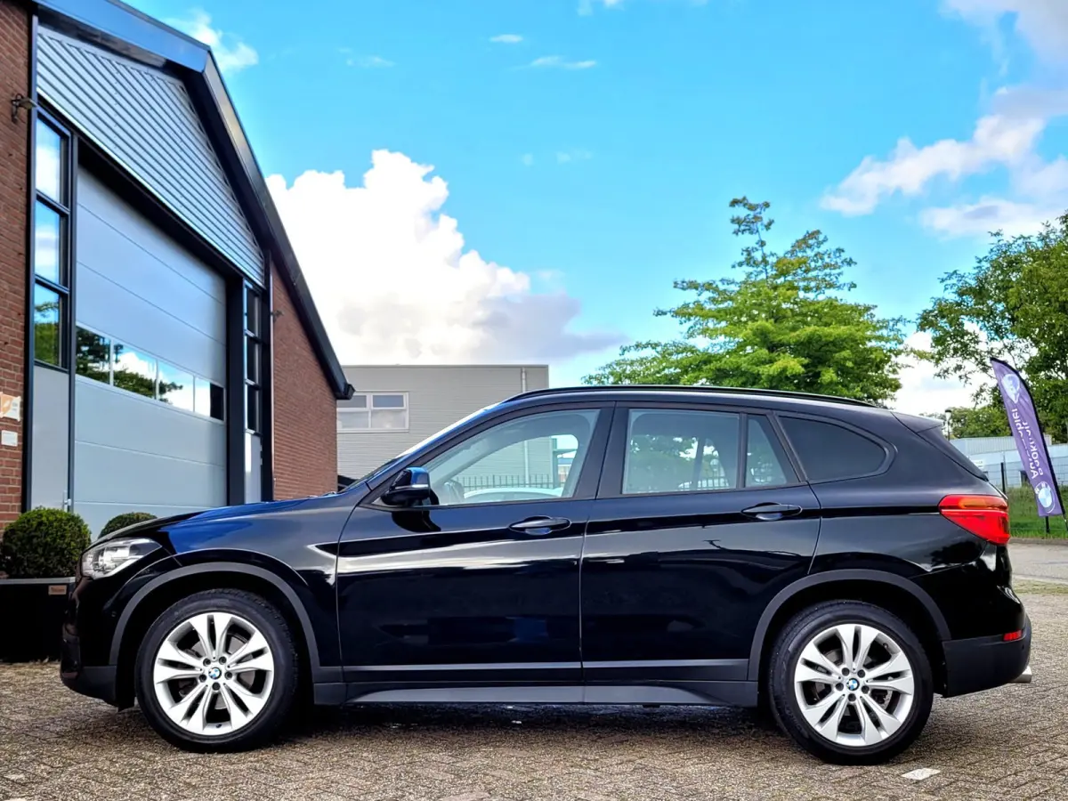 SDrive18i Panorama, Camera, All-season (Pirelli), M-grille, 18"