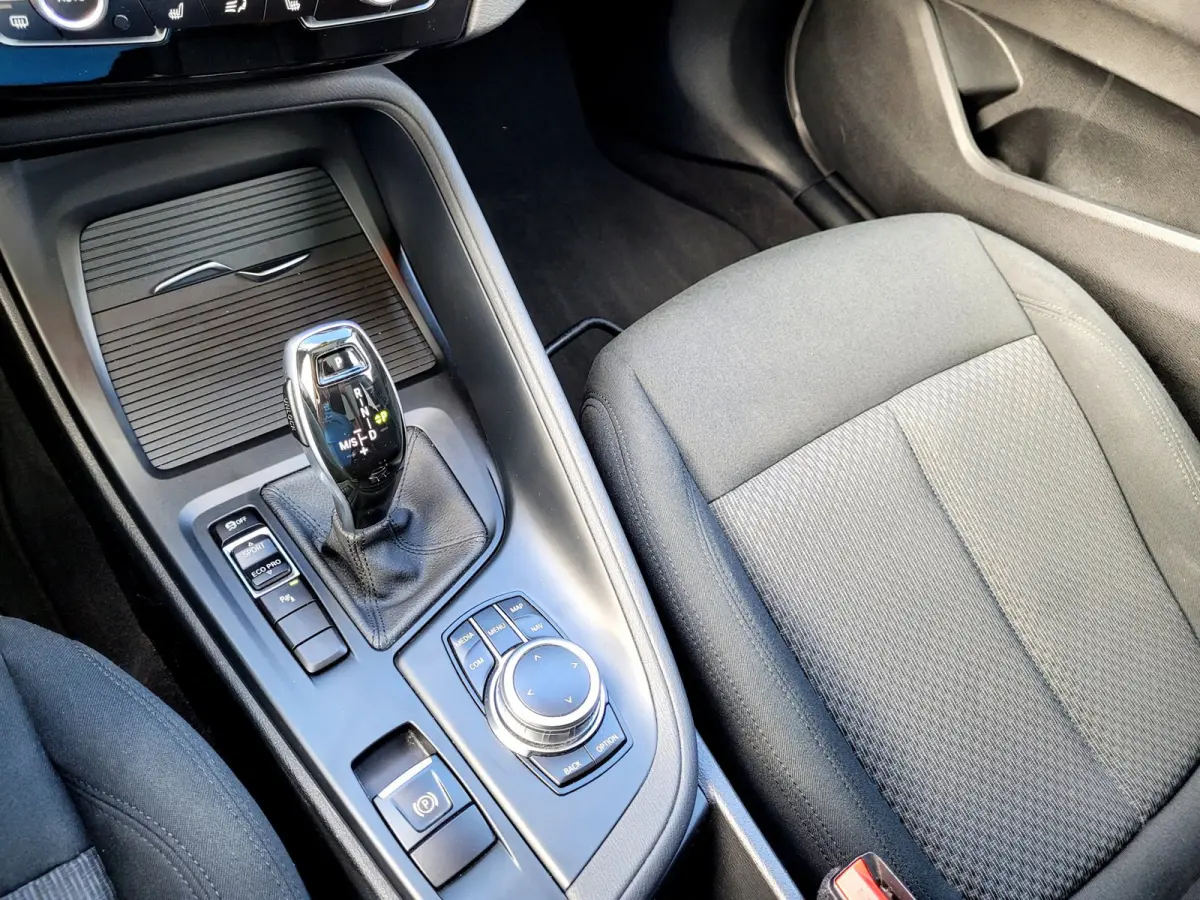 SDrive18i Panorama, Camera, All-season (Pirelli), M-grille, 18"