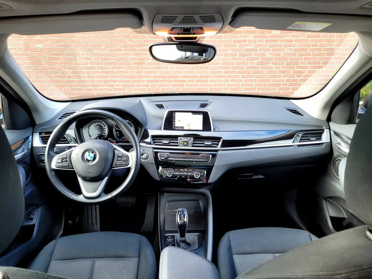 SDrive18i Panorama, Camera, All-season (Pirelli), M-grille, 18"