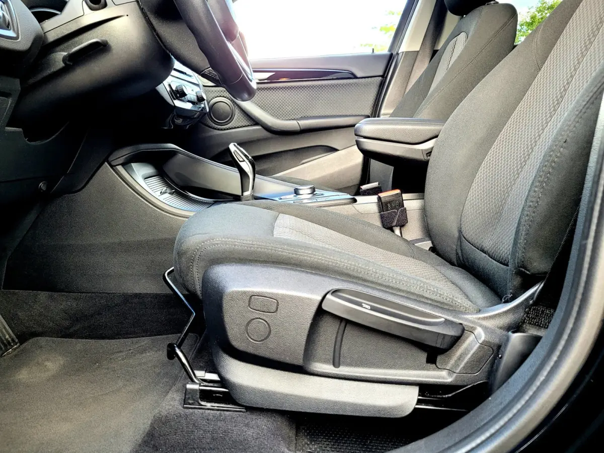SDrive18i Panorama, Camera, All-season (Pirelli), M-grille, 18"