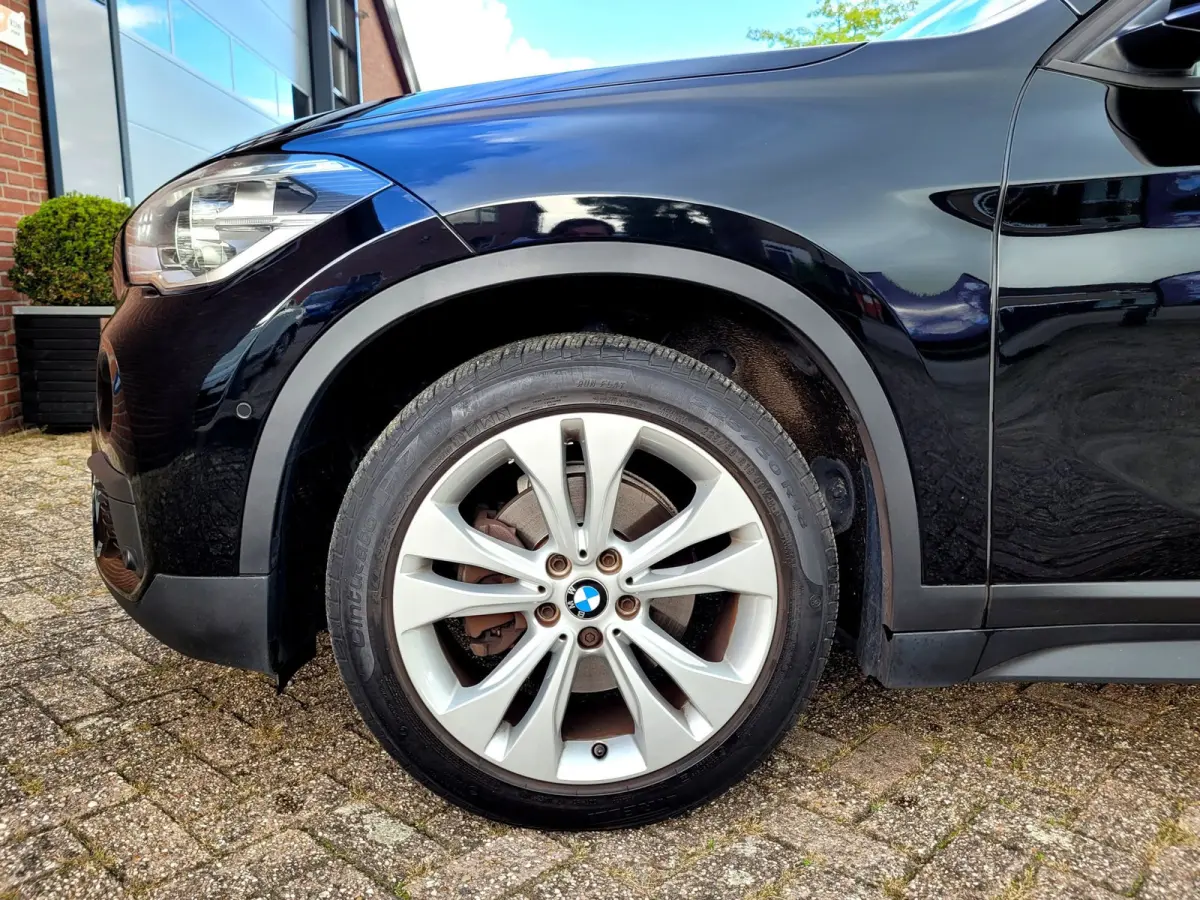 SDrive18i Panorama, Camera, All-season (Pirelli), M-grille, 18"