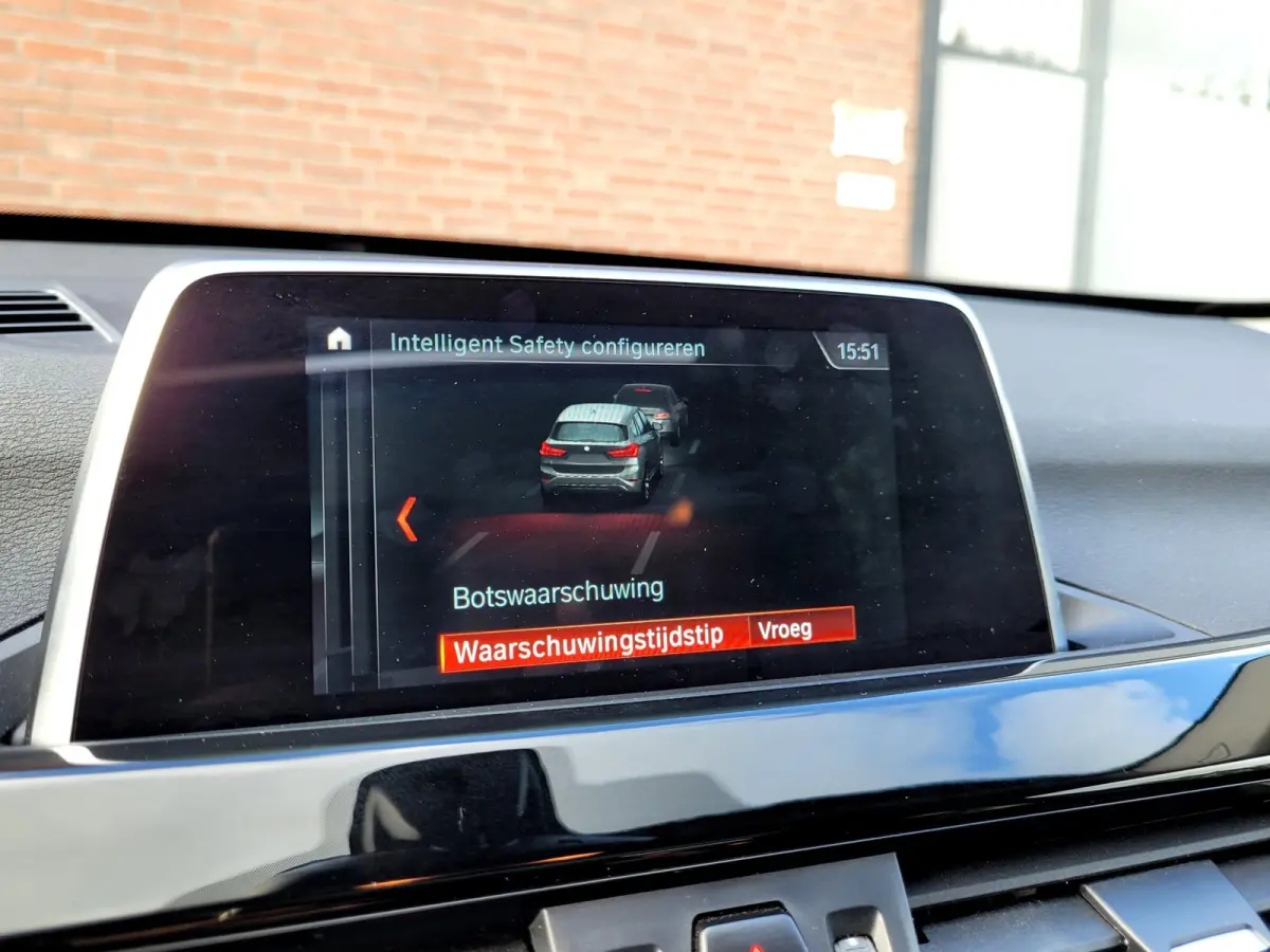 SDrive18i Panorama, Camera, All-season (Pirelli), M-grille, 18"
