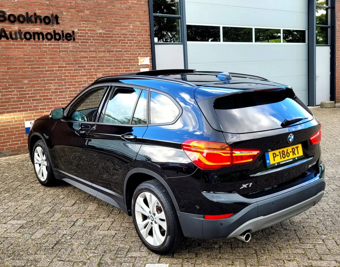 SDrive18i Panorama, Camera, All-season (Pirelli), M-grille, 18"
