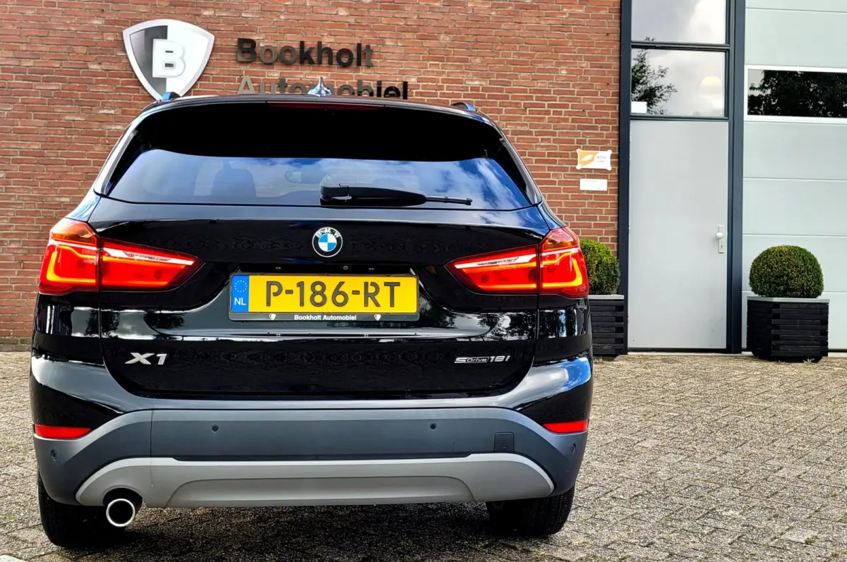 SDrive18i Panorama, Camera, All-season (Pirelli), M-grille, 18"