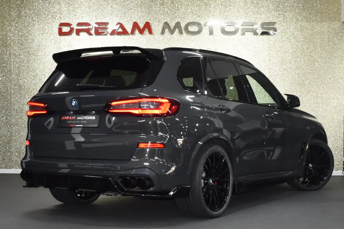 45e M-Sport xDrive 394pk | AKRAPOVIC | M-STOELEN | SKY LOUNGE