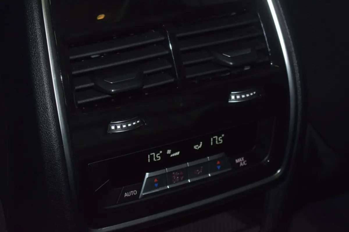 45e M-Sport xDrive 394pk | AKRAPOVIC | M-STOELEN | SKY LOUNGE