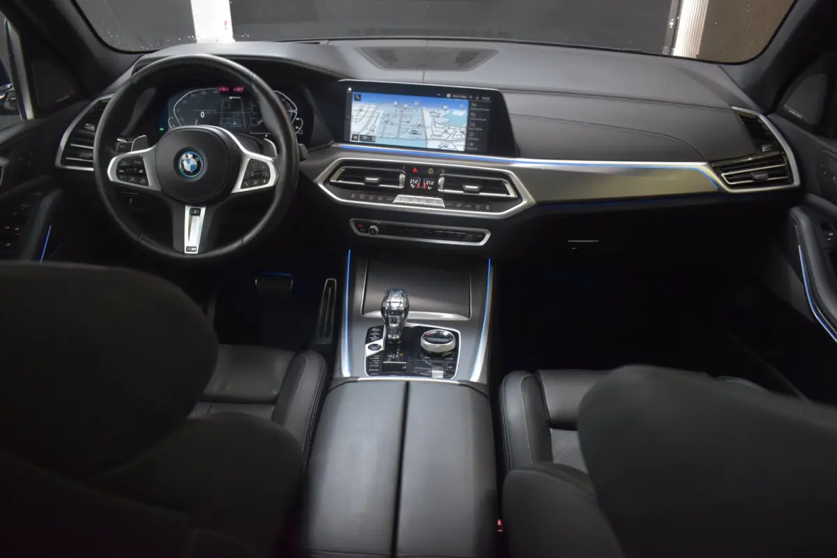 45e M-Sport xDrive 394pk | AKRAPOVIC | M-STOELEN | SKY LOUNGE