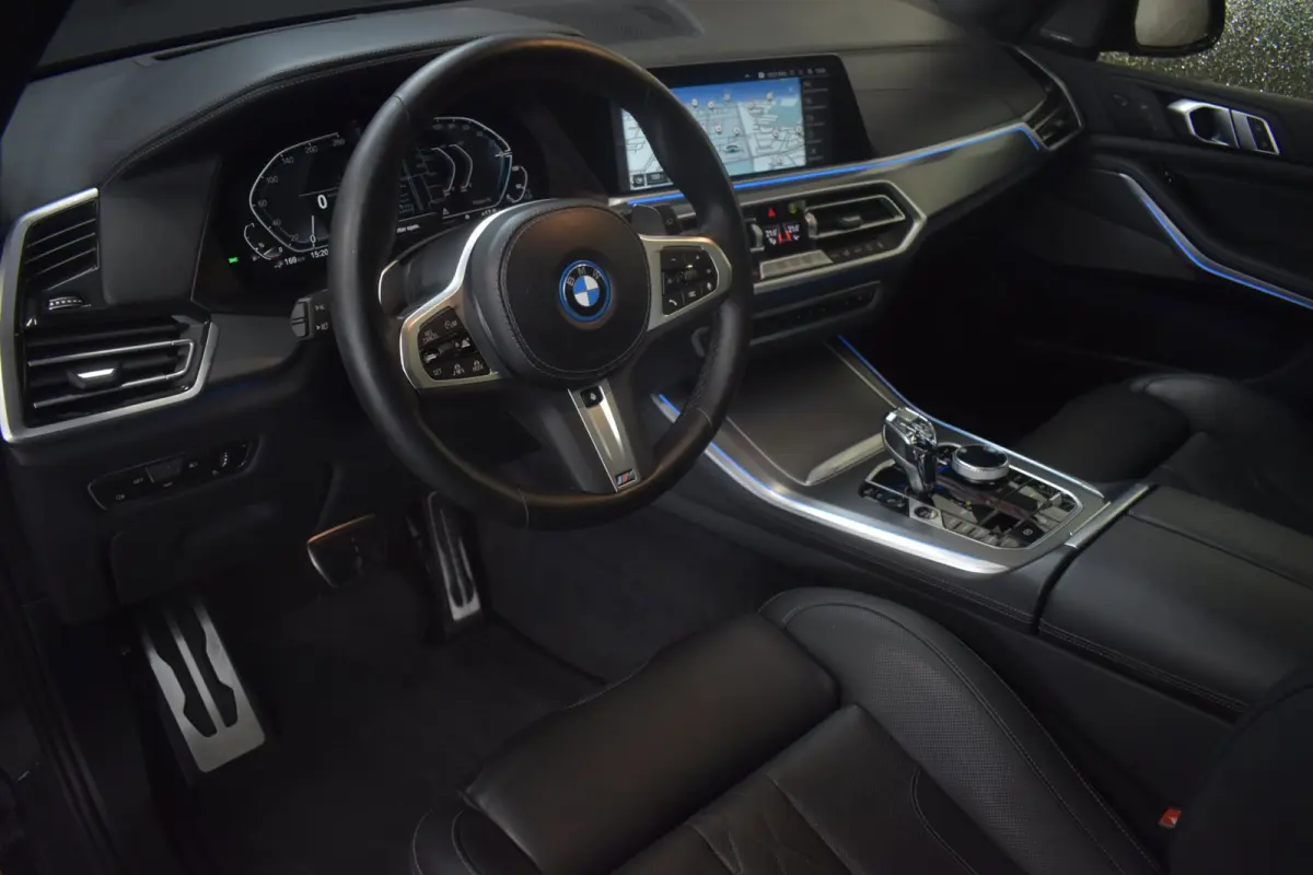 45e M-Sport xDrive 394pk | AKRAPOVIC | M-STOELEN | SKY LOUNGE