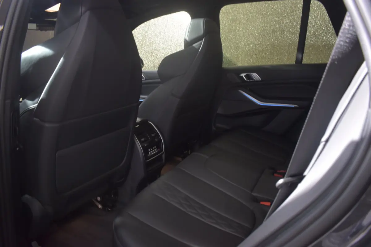 45e M-Sport xDrive 394pk | AKRAPOVIC | M-STOELEN | SKY LOUNGE