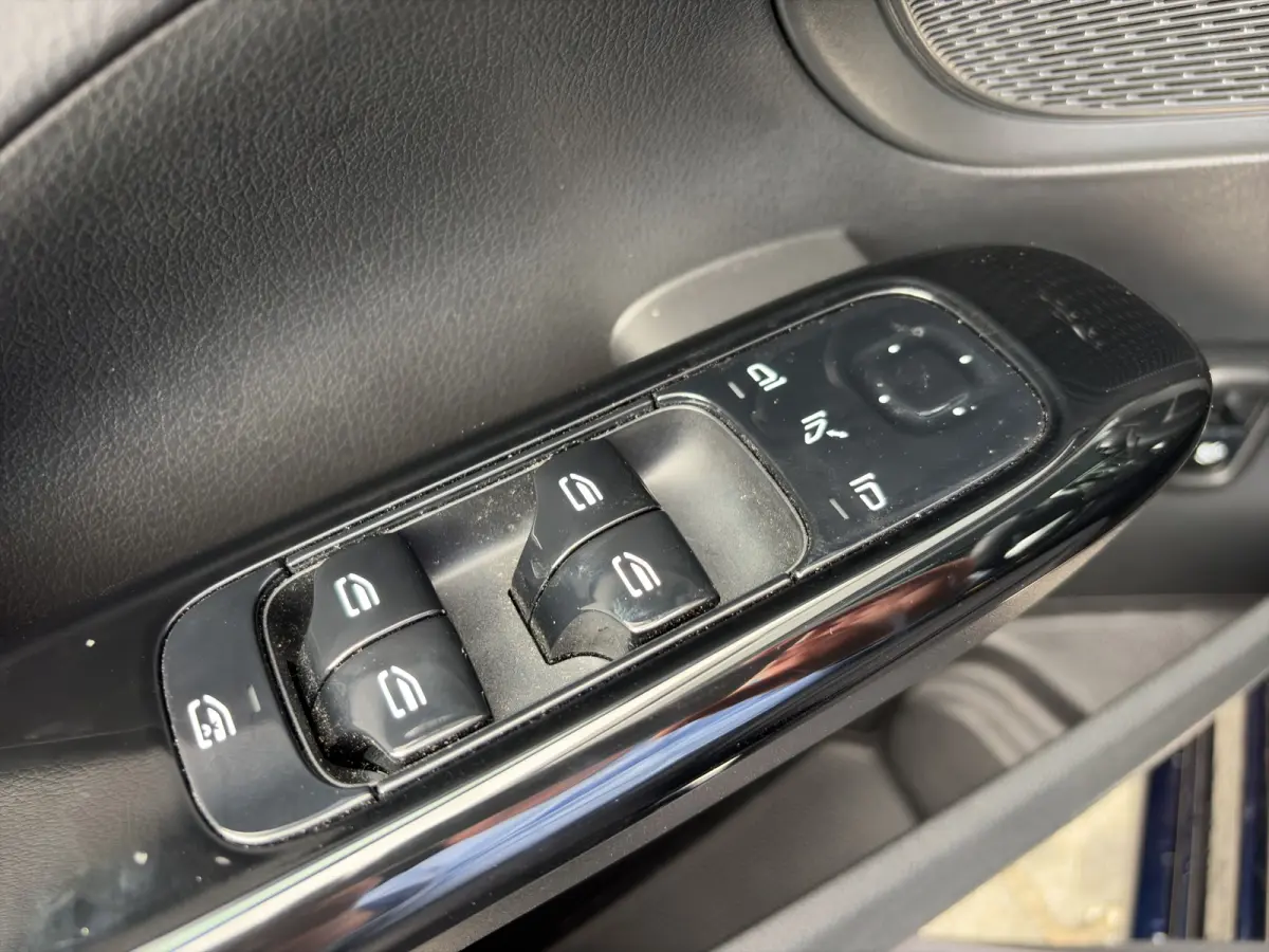 180 Business Line | Camera | Carplay | Adaptive cruise controle | Dodehoek detectie | Full LED | Stoelverwarming | Digitaal cockpit | Navigatie | 1e eigenaar