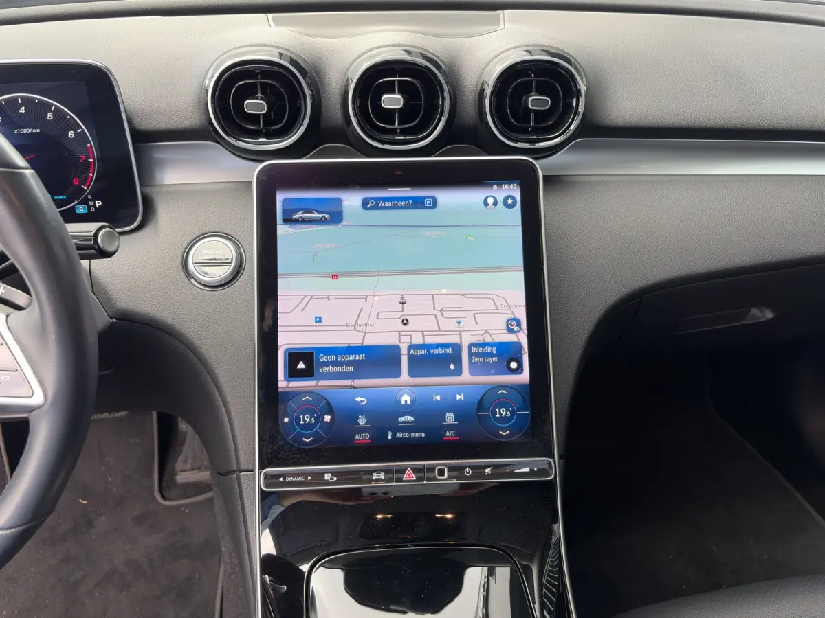180 Business Line | Camera | Carplay | Adaptive cruise controle | Dodehoek detectie | Full LED | Stoelverwarming | Digitaal cockpit | Navigatie | 1e eigenaar