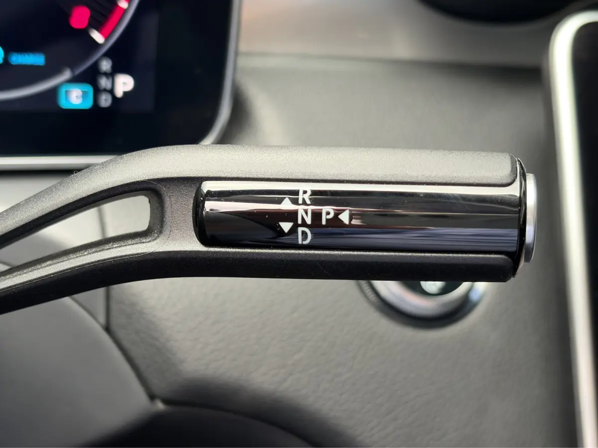 180 Business Line | Camera | Carplay | Adaptive cruise controle | Dodehoek detectie | Full LED | Stoelverwarming | Digitaal cockpit | Navigatie | 1e eigenaar