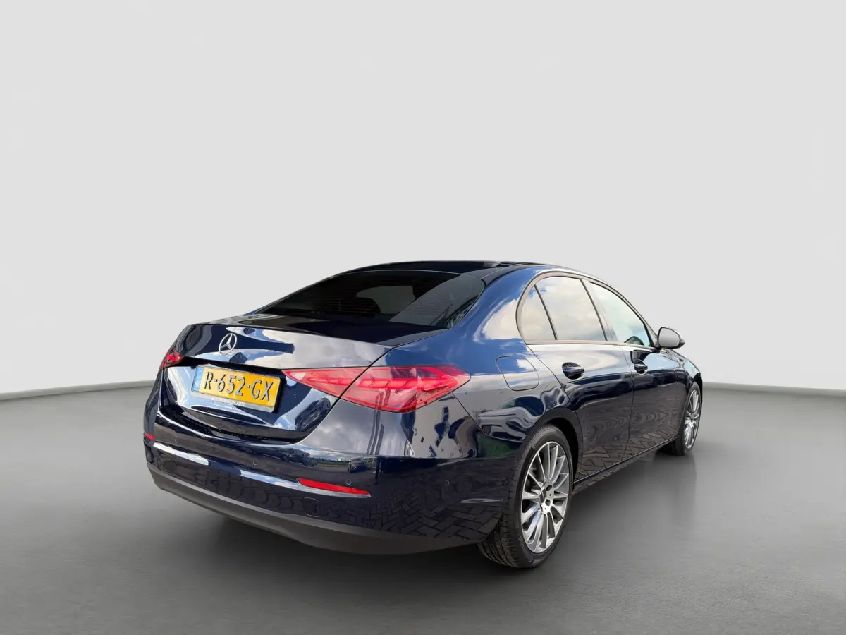 180 Business Line | Camera | Carplay | Adaptive cruise controle | Dodehoek detectie | Full LED | Stoelverwarming | Digitaal cockpit | Navigatie | 1e eigenaar