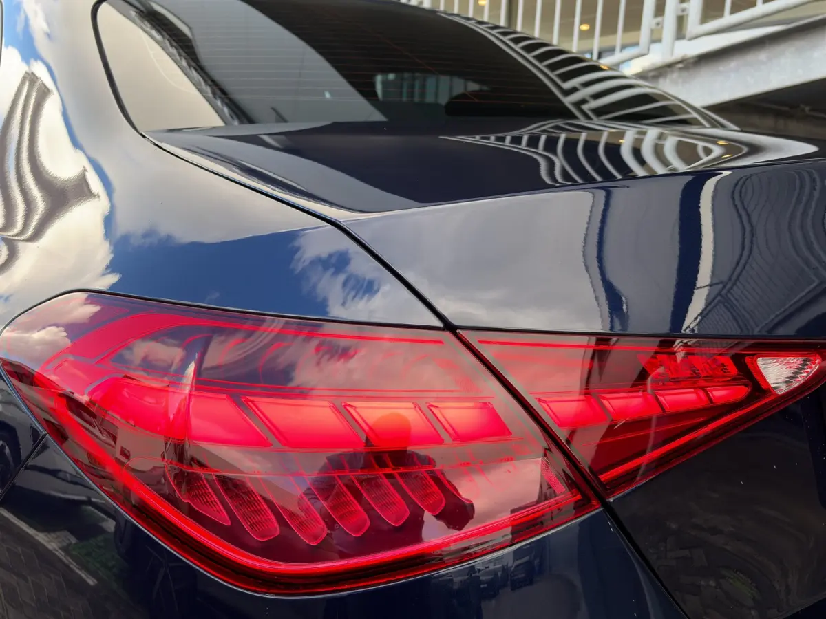 180 Business Line | Camera | Carplay | Adaptive cruise controle | Dodehoek detectie | Full LED | Stoelverwarming | Digitaal cockpit | Navigatie | 1e eigenaar