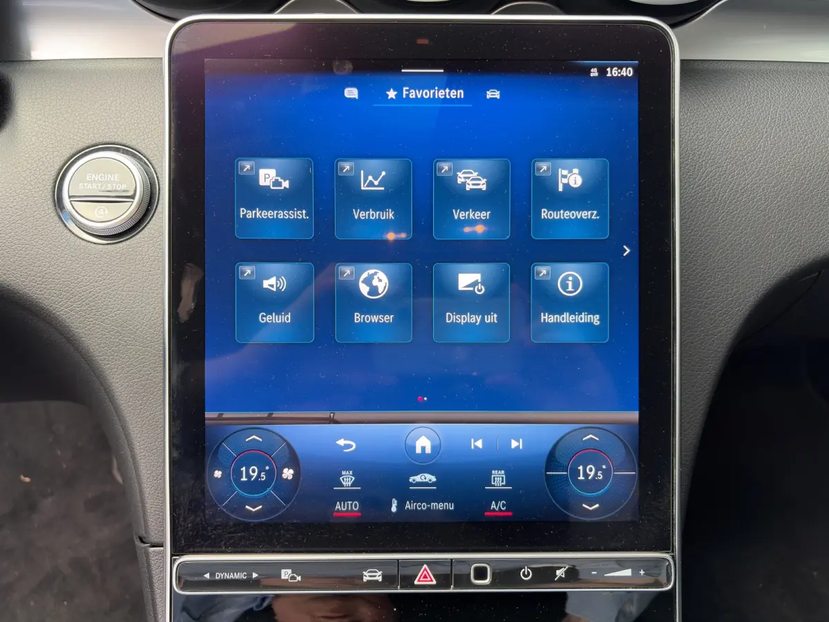 180 Business Line | Camera | Carplay | Adaptive cruise controle | Dodehoek detectie | Full LED | Stoelverwarming | Digitaal cockpit | Navigatie | 1e eigenaar