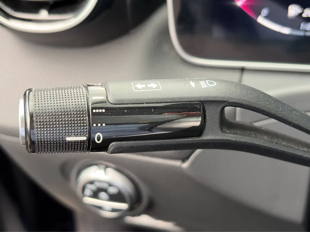 180 Business Line | Camera | Carplay | Adaptive cruise controle | Dodehoek detectie | Full LED | Stoelverwarming | Digitaal cockpit | Navigatie | 1e eigenaar