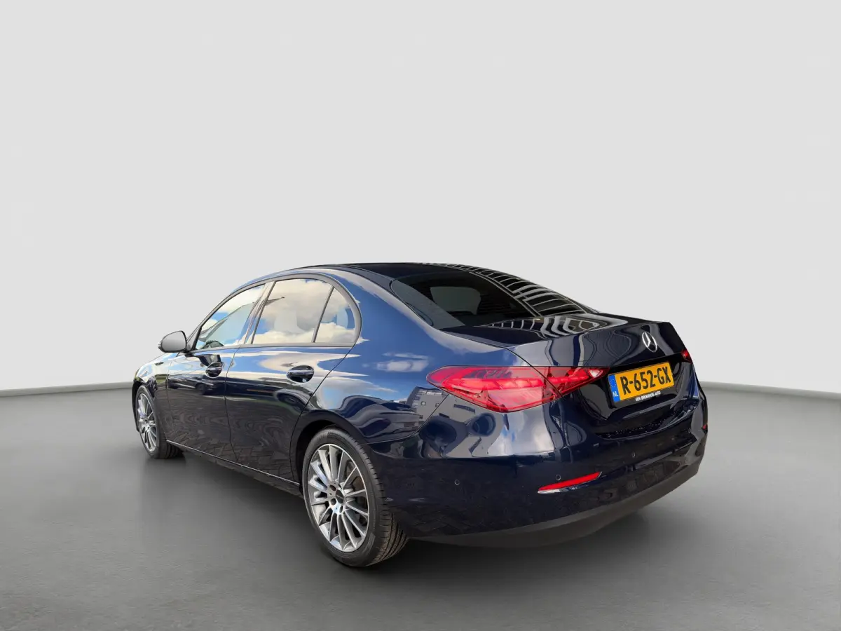 180 Business Line | Camera | Carplay | Adaptive cruise controle | Dodehoek detectie | Full LED | Stoelverwarming | Digitaal cockpit | Navigatie | 1e eigenaar