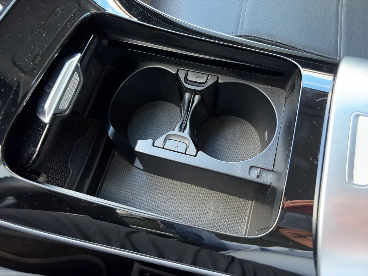 180 Business Line | Camera | Carplay | Adaptive cruise controle | Dodehoek detectie | Full LED | Stoelverwarming | Digitaal cockpit | Navigatie | 1e eigenaar