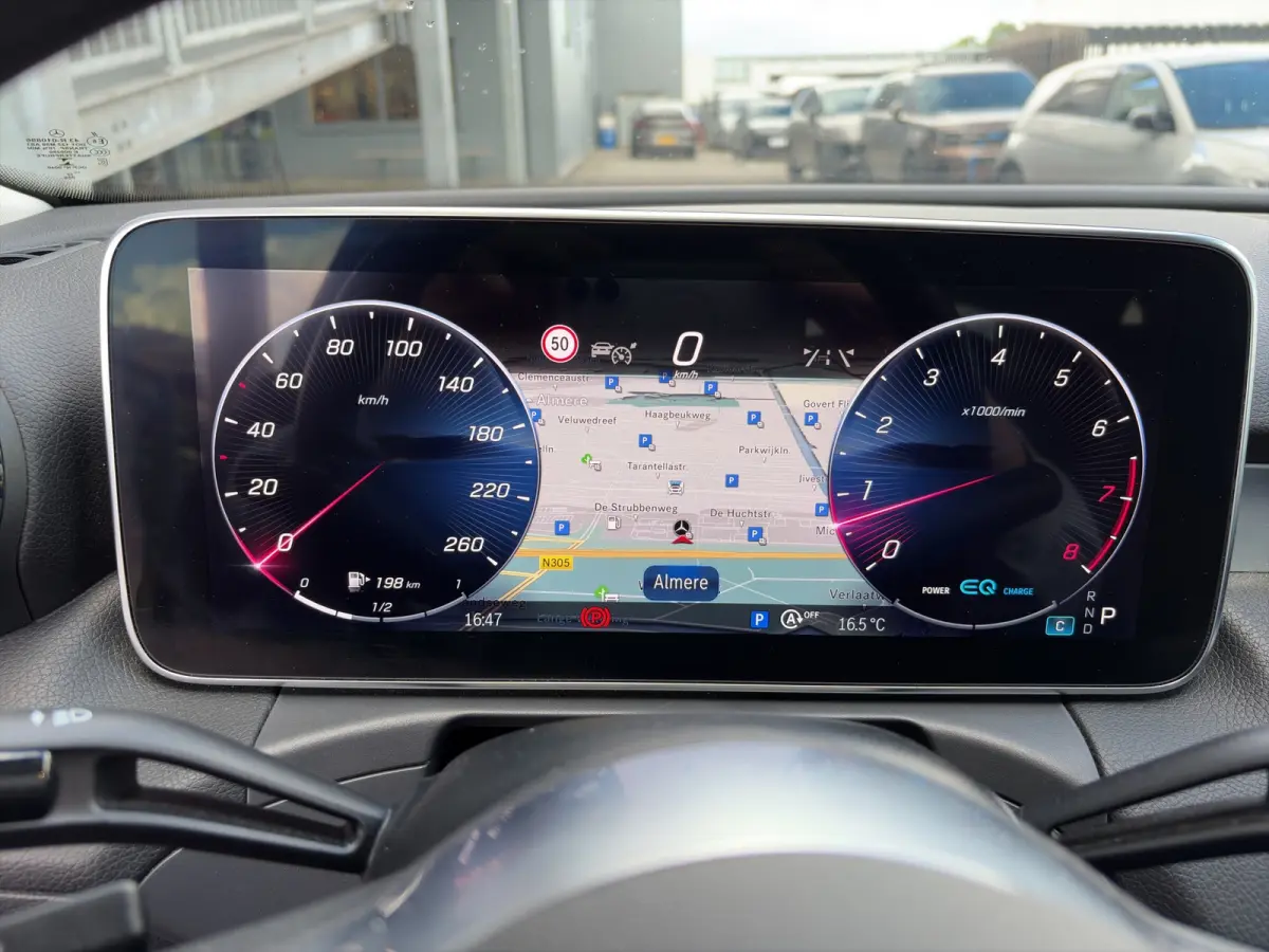 180 Business Line | Camera | Carplay | Adaptive cruise controle | Dodehoek detectie | Full LED | Stoelverwarming | Digitaal cockpit | Navigatie | 1e eigenaar