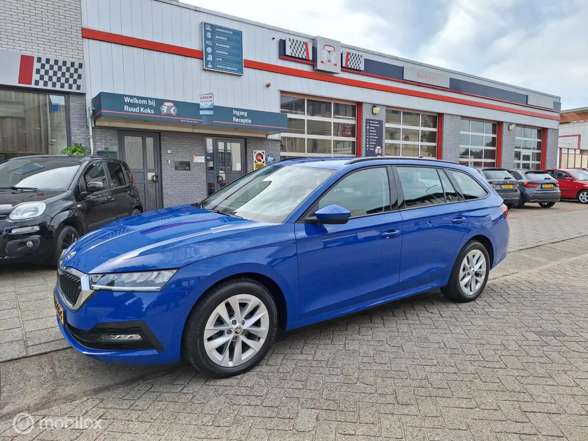 1.0 TSI AMBITION • Cruise control •