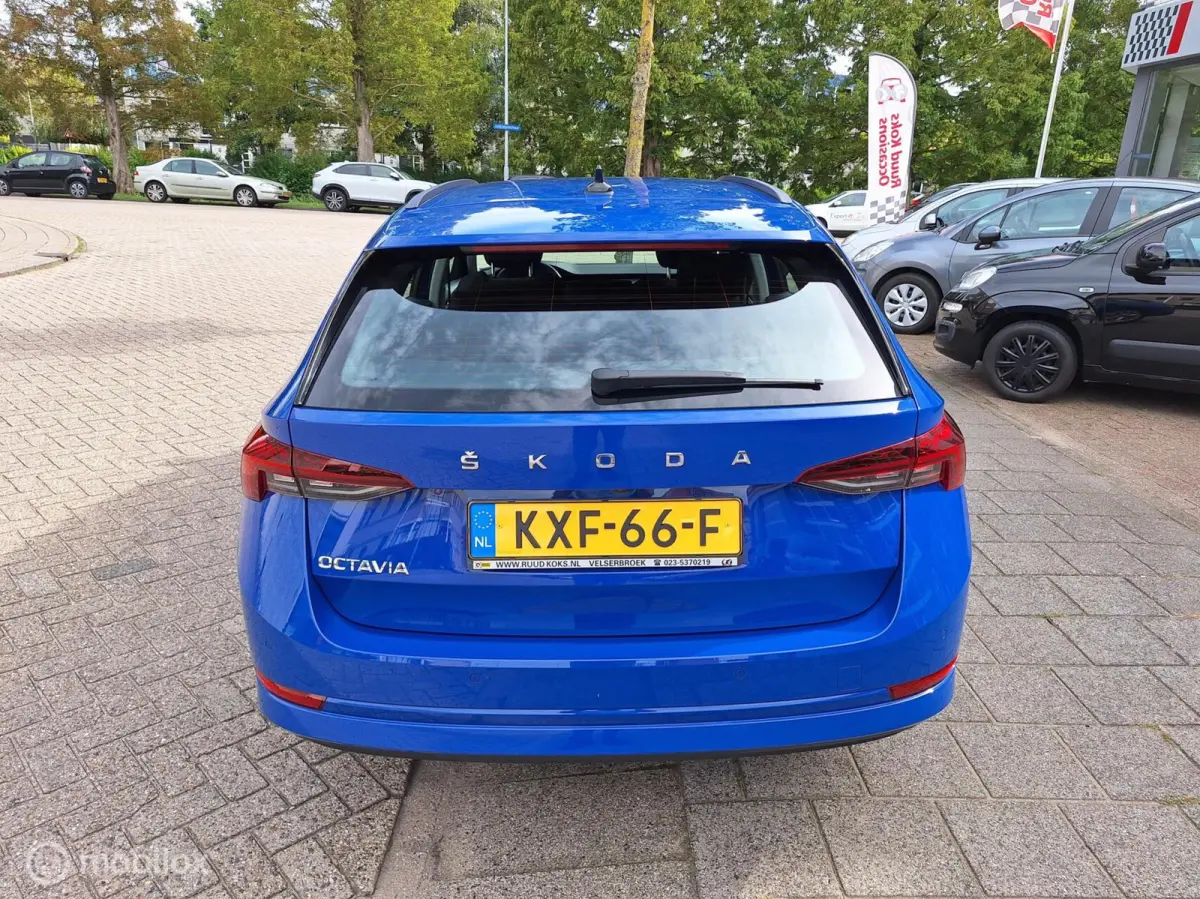 1.0 TSI AMBITION • Cruise control •