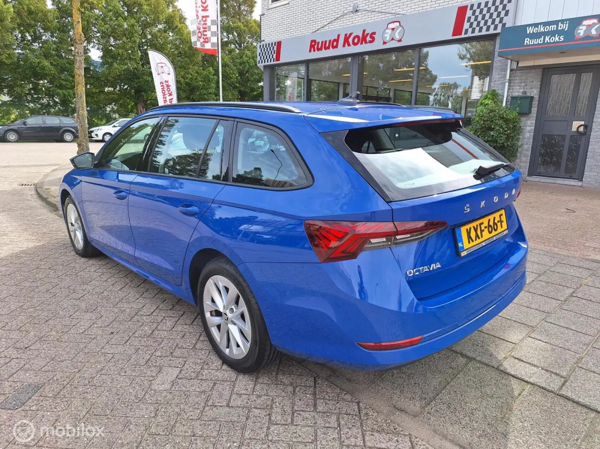 1.0 TSI AMBITION • Cruise control •