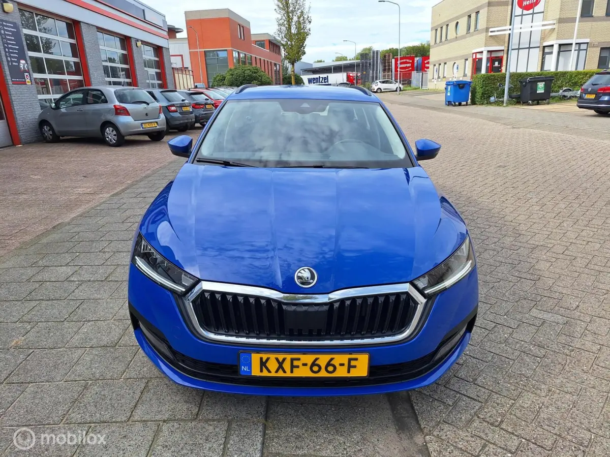 1.0 TSI AMBITION • Cruise control •
