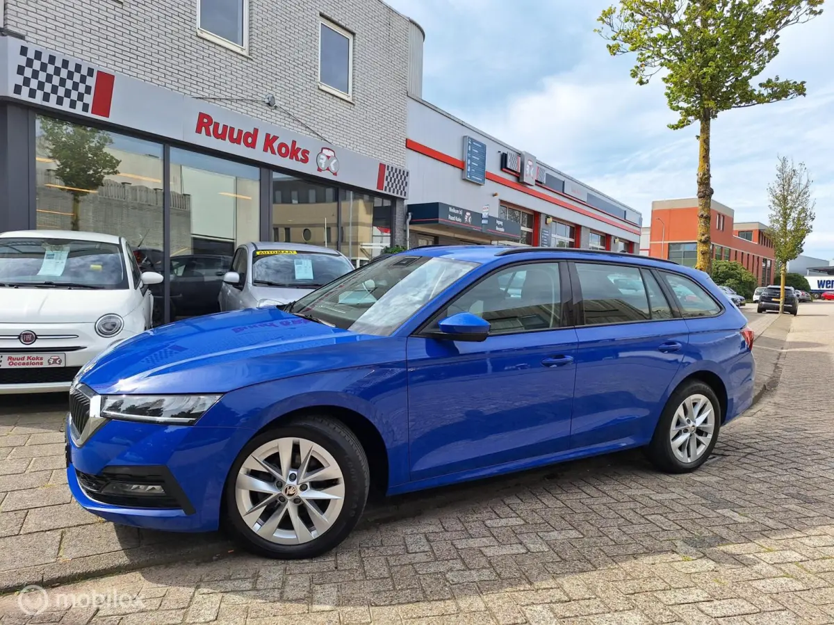1.0 TSI AMBITION • Cruise control •