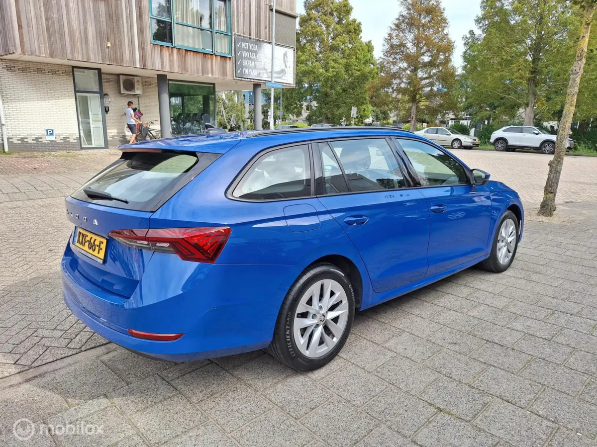 1.0 TSI AMBITION • Cruise control •