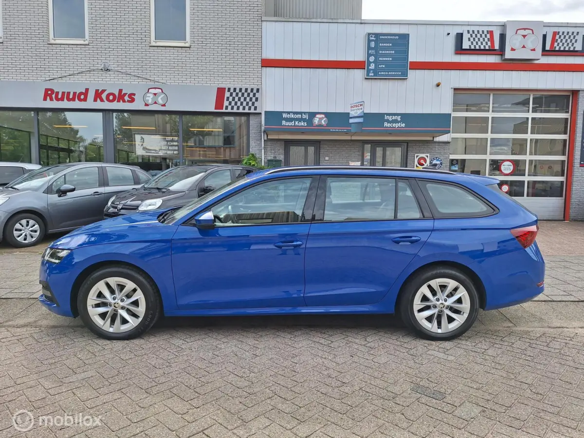 1.0 TSI AMBITION • Cruise control •