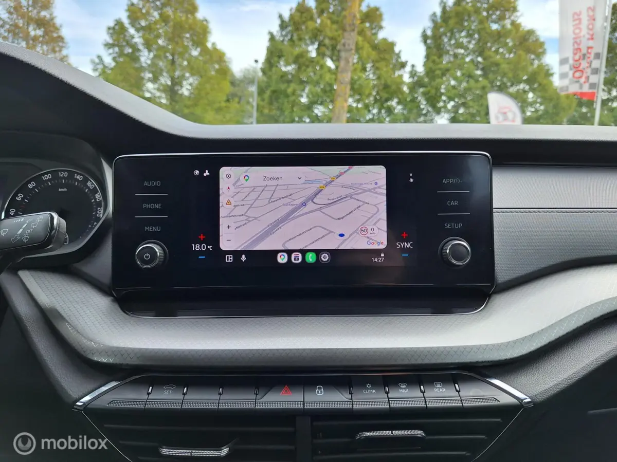 1.0 TSI AMBITION • Cruise control •