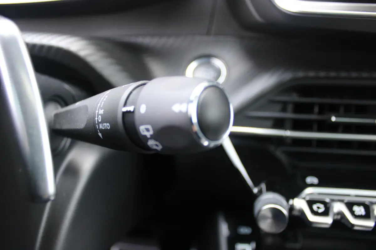 1.2 Hybrid 145PK AUTOMAAT GT | PANORAMA DAK | ADAPTIVE CRUISE CONTROL | KEYLESS ENTRY/START | LICHTMETALEN VELGEN 17" | ACHTERUITRIJ CAMERA | FULL LED KOPLAMPEN | PARKEERSENSOREN VOOR + ACHT