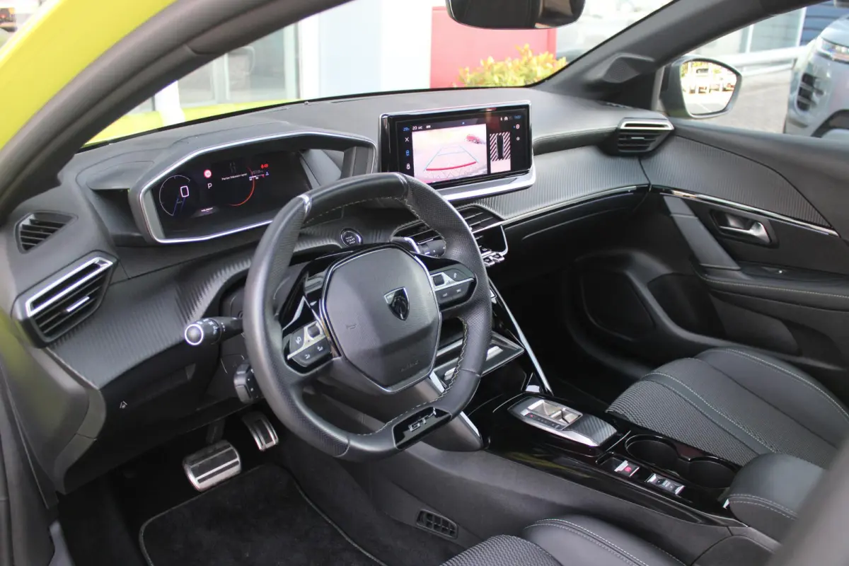 1.2 Hybrid 145PK AUTOMAAT GT | PANORAMA DAK | ADAPTIVE CRUISE CONTROL | KEYLESS ENTRY/START | LICHTMETALEN VELGEN 17" | ACHTERUITRIJ CAMERA | FULL LED KOPLAMPEN | PARKEERSENSOREN VOOR + ACHT