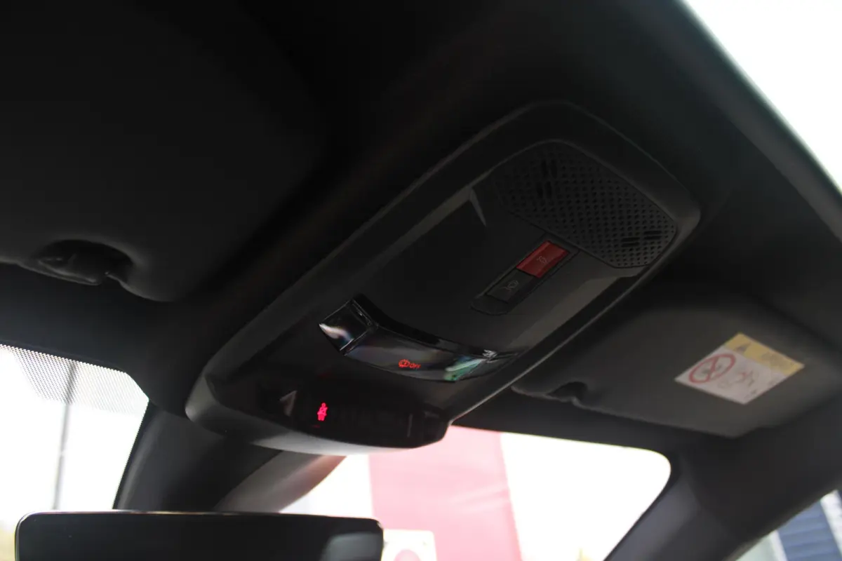 1.2 Hybrid 145PK AUTOMAAT GT | PANORAMA DAK | ADAPTIVE CRUISE CONTROL | KEYLESS ENTRY/START | LICHTMETALEN VELGEN 17" | ACHTERUITRIJ CAMERA | FULL LED KOPLAMPEN | PARKEERSENSOREN VOOR + ACHT