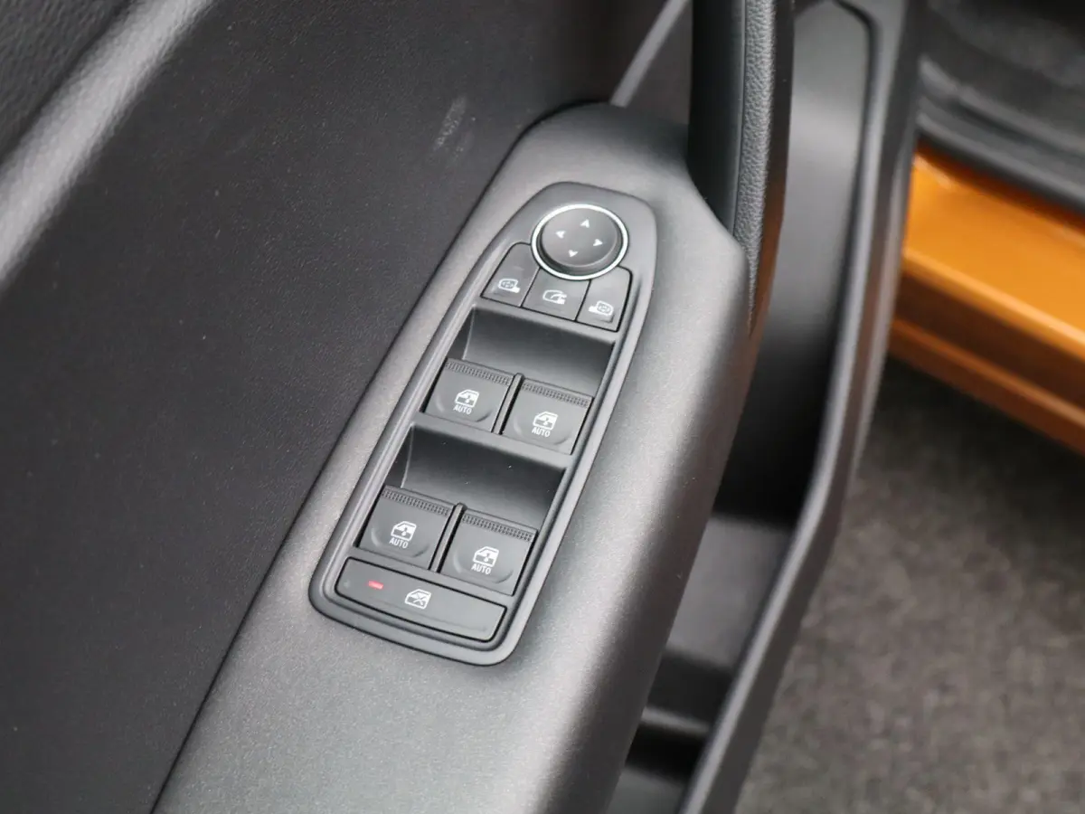TCe 140 EDC GPF Zen | AUTOMAAT | Navigatie |