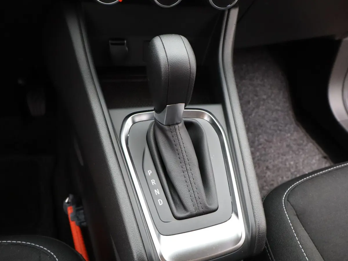 TCe 140 EDC GPF Zen | AUTOMAAT | Navigatie |