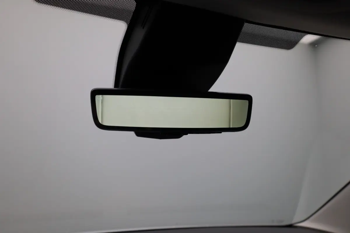 1.5 BlueHDi 100 S&S L1 Trekhaak | Houten Laadvloer | Camera | Navigatie | Carplay | Cruise | Airco | All-Season | Achteruit rijcamera | Airco | Apple Carplay/Android Auto|telefoonintegratie 