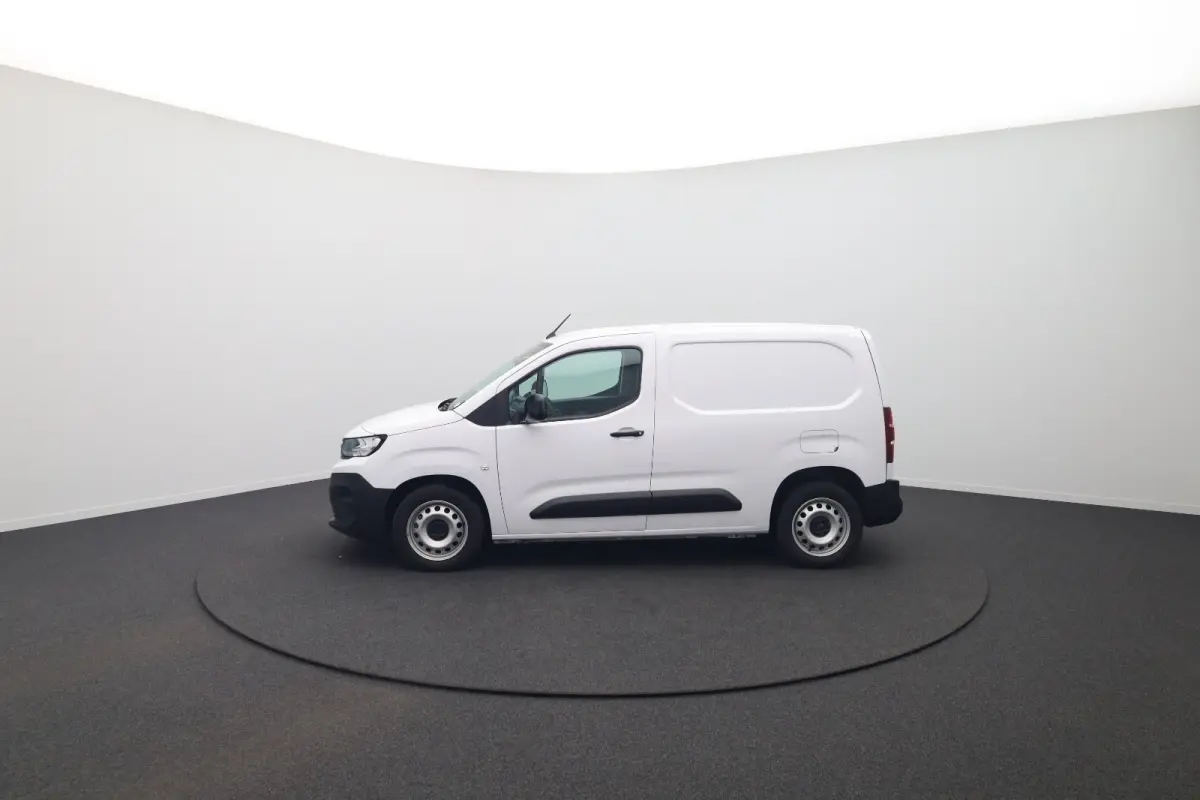 1.5 BlueHDi 100 S&S L1 Trekhaak | Houten Laadvloer | Camera | Navigatie | Carplay | Cruise | Airco | All-Season | Achteruit rijcamera | Airco | Apple Carplay/Android Auto|telefoonintegratie 