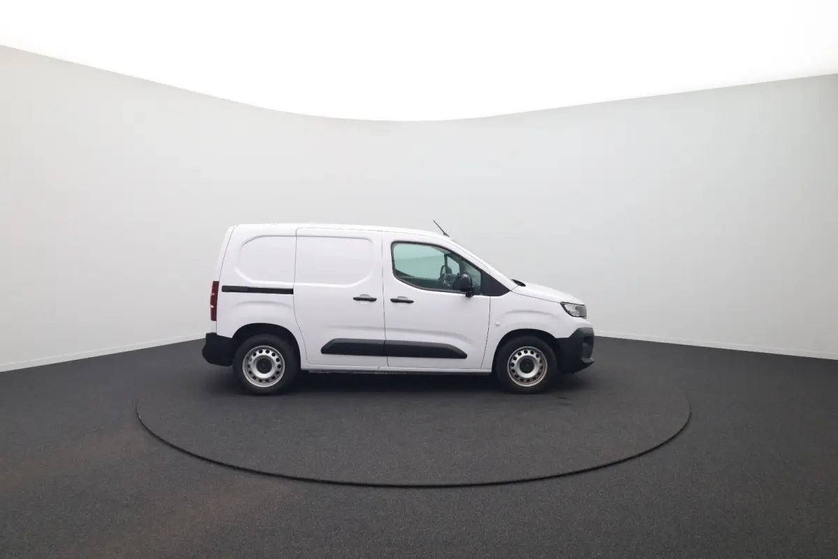 1.5 BlueHDi 100 S&S L1 Trekhaak | Houten Laadvloer | Camera | Navigatie | Carplay | Cruise | Airco | All-Season | Achteruit rijcamera | Airco | Apple Carplay/Android Auto|telefoonintegratie 