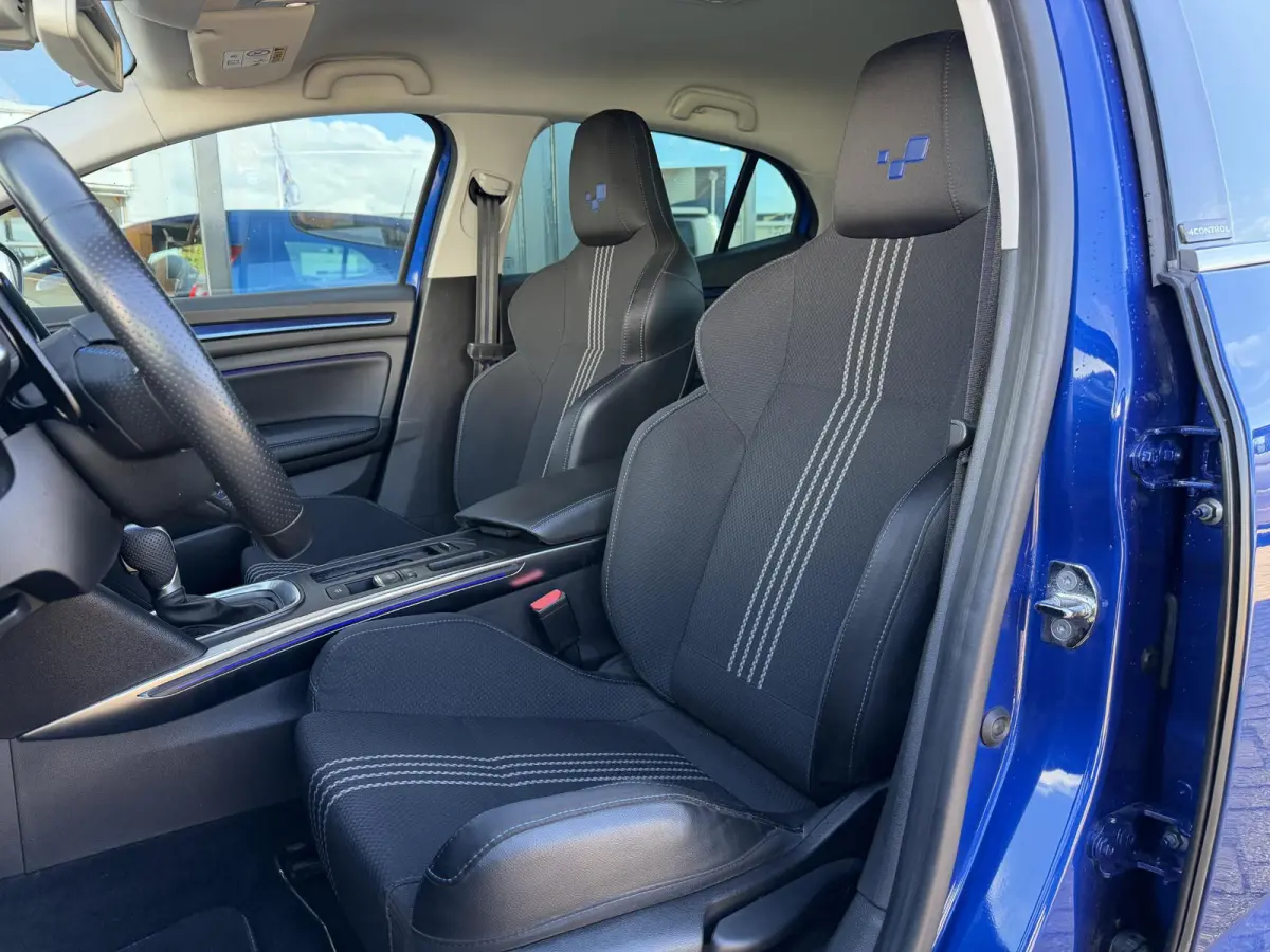 1.6 TCe GT 205PK | AUTOMAAT | Van de Renault Dealer | RS Drive | Stoelverwarming | 4 Control | Head Up | 18 Inch | 2 Sleutels |
