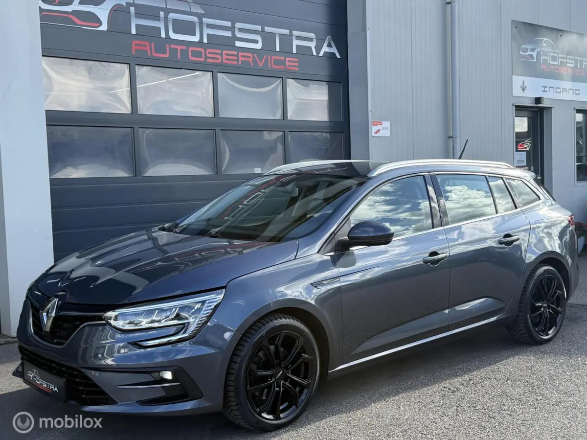 Estate 1.6 Plug-In Hybrid 160 E-Tech 17"